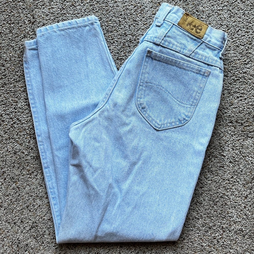 Woman’s Vintage Lee Light-Denim High-waisted Jean